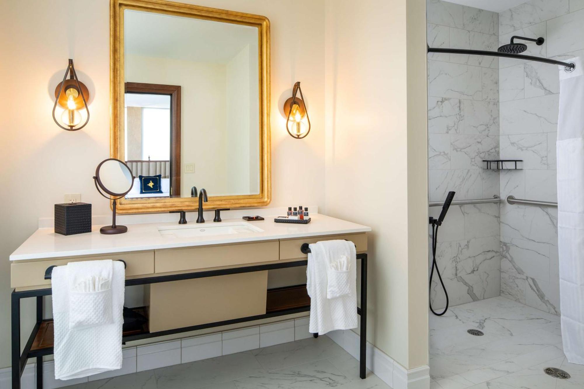 The Peregrine Omaha Downtown Curio Collection By Hilton Hotel Ngoại thất bức ảnh